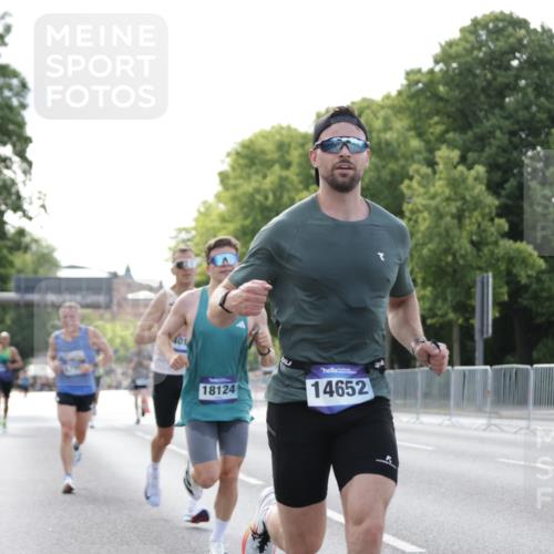 29.06.2025 - hella hamburg halbmarathon Jannik Wohlers http://msf.ph/oto/8169743 29.06.2025 09:41:32 Lombardsbrücke 1241, 2892, 4128, 6559, 7142, 7862, 11965, 12067, 12641, 13440, 13751, 13780, 14019, 14107, 14506, 16169, 17752, 18124, 18897 meine-sportfotos.de
