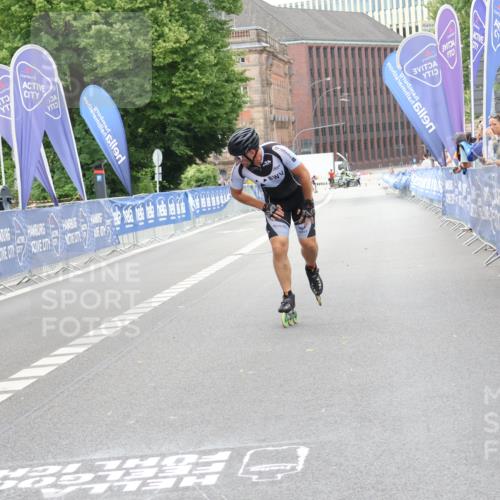 29.06.2025 - hella hamburg halbmarathon Strokosch-Dieckow http://msf.ph/oto/8169847 29.06.2025 09:08:53 Ziel 20139 meine-sportfotos.de