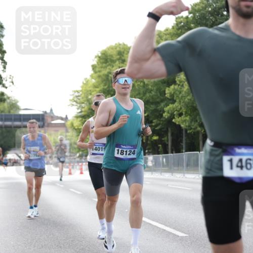 29.06.2025 - hella hamburg halbmarathon Jannik Wohlers http://msf.ph/oto/8169855 29.06.2025 09:41:32 Lombardsbrücke 1241, 2892, 4128, 6559, 7142, 7862, 11965, 12067, 12641, 13440, 13751, 13780, 14019, 14107, 14506, 16169, 17752, 18124, 18897 meine-sportfotos.de