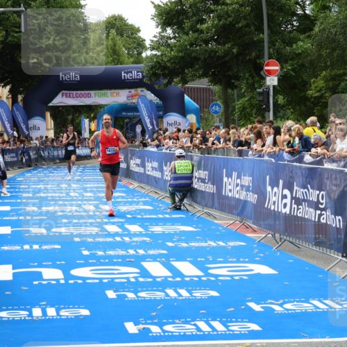 29.06.2025 - hella hamburg halbmarathon Zöllner http://msf.ph/oto/8169950 29.06.2025 10:21:10 Ziel 14717, 16120 meine-sportfotos.de