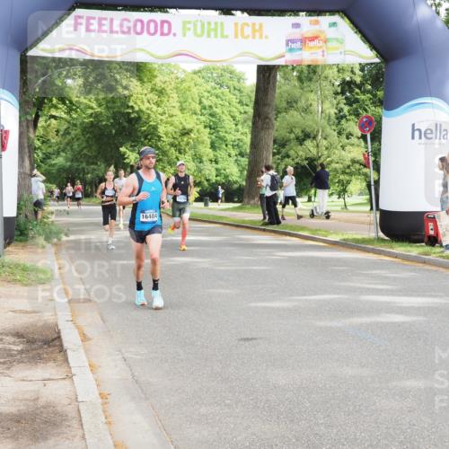 29.06.2025 - hella hamburg halbmarathon MichiJ http://msf.ph/oto/8169984 29.06.2025 10:14:58 Zwischen KM18-KM19 18695 meine-sportfotos.de