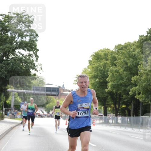 29.06.2025 - hella hamburg halbmarathon Jannik Wohlers http://msf.ph/oto/8169994 29.06.2025 09:41:34 Lombardsbrücke 1241, 2604, 2892, 4128, 6559, 7142, 7862, 10485, 11965, 12067, 13440, 13751, 14019, 14107, 14506, 16169, 17003, 17752, 18124, 18897 meine-sportfotos.de