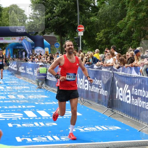 29.06.2025 - hella hamburg halbmarathon Zöllner http://msf.ph/oto/8170036 29.06.2025 10:21:12 Ziel 14717, 16120 meine-sportfotos.de