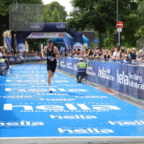 29.06.2025 - hella hamburg halbmarathon Zöllner http://msf.ph/oto/8170102 29.06.2025 10:21:25 Ziel 14933 meine-sportfotos.de