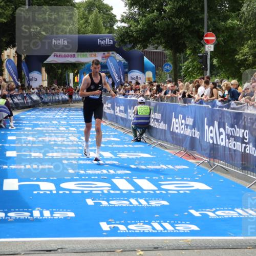 29.06.2025 - hella hamburg halbmarathon Zöllner http://msf.ph/oto/8170107 29.06.2025 10:21:25 Ziel 14933 meine-sportfotos.de