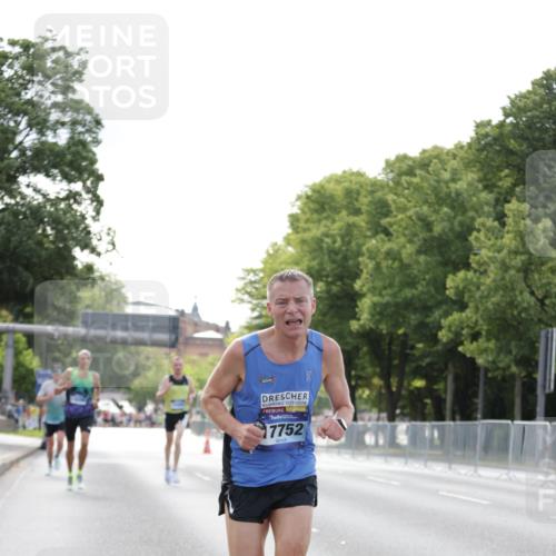 29.06.2025 - hella hamburg halbmarathon Jannik Wohlers http://msf.ph/oto/8170118 29.06.2025 09:41:34 Lombardsbrücke 1241, 2604, 2892, 4128, 6559, 7142, 7862, 10485, 11965, 12067, 13440, 13751, 14019, 14107, 14506, 16169, 17003, 17752, 18124, 18897 meine-sportfotos.de
