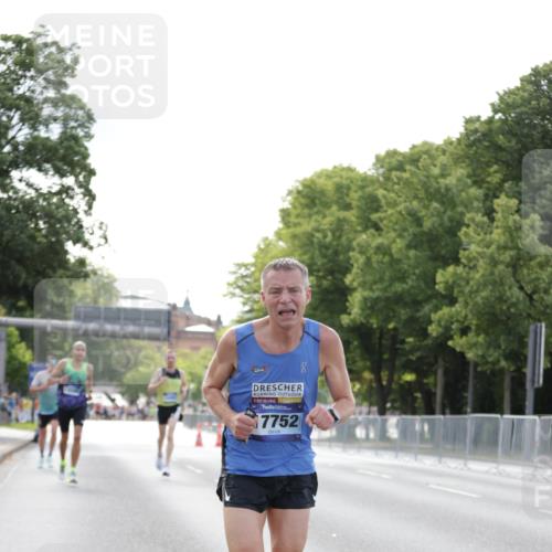29.06.2025 - hella hamburg halbmarathon Jannik Wohlers http://msf.ph/oto/8170157 29.06.2025 09:41:34 Lombardsbrücke 1241, 2604, 2892, 4128, 6559, 7142, 7862, 10485, 11965, 12067, 13440, 13751, 14019, 14107, 14506, 16169, 17003, 17752, 18124, 18897 meine-sportfotos.de