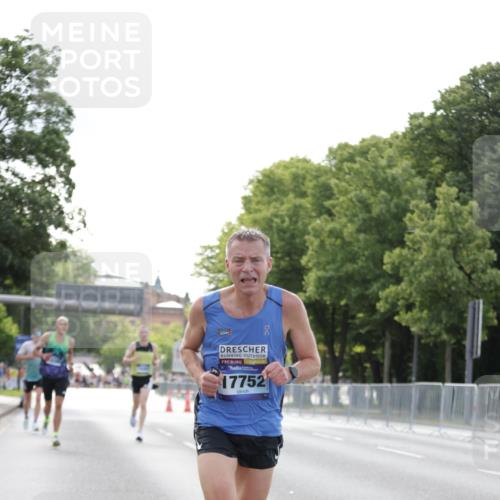 29.06.2025 - hella hamburg halbmarathon Jannik Wohlers http://msf.ph/oto/8170197 29.06.2025 09:41:34 Lombardsbrücke 1241, 2604, 2892, 4128, 6559, 7142, 7862, 10485, 11965, 12067, 13440, 13751, 14019, 14107, 14506, 16169, 17003, 17752, 18124, 18897 meine-sportfotos.de
