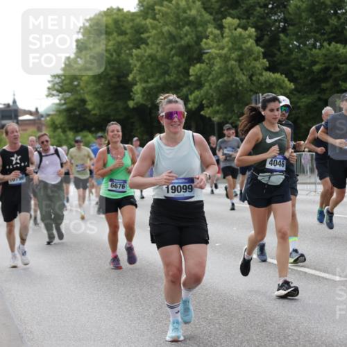29.06.2025 - hella hamburg halbmarathon Jannik Wohlers http://msf.ph/oto/8170205 29.06.2025 10:21:30 Lombardsbrücke 1158, 1191, 1250, 1294, 1668, 1958, 1963, 2172, 2315, 2353, 2529, 2744, 3606, 3768, 3995, 4046, 4289, 4375, 4376, 5641, 6475, 6676, 6805, 6881, 7075, 7162, 7672, 8715, 8860, 8959, 9002, 9062, 9326, 9327, 9635, 9807, 10019, 10125, 10167, 10210, 10710, 10787, 11424, 11425, 12894, 13477, 13604, 14055, 14059, 14168, 14180, 15104, 15324, 15635, 16143, 16161, 16762, 16781, 16796, 17903, 17932, 17944, 18439, 19008, 19099 meine-sportfotos.de