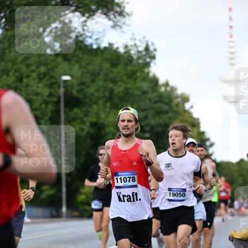 29.06.2025 - hella hamburg halbmarathon Dr. Thomas Lammeyer http://msf.ph/oto/8170212 29.06.2025 09:45:49 Kennedybrücke 5612, 7331, 7855, 9269, 10468, 11078, 11228 meine-sportfotos.de