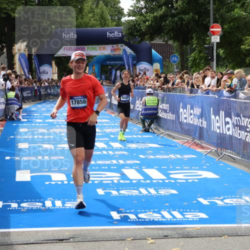 29.06.2025 - hella hamburg halbmarathon Zöllner http://msf.ph/oto/8170228 29.06.2025 10:21:39 Ziel 6559, 9442, 11965, 17856 meine-sportfotos.de