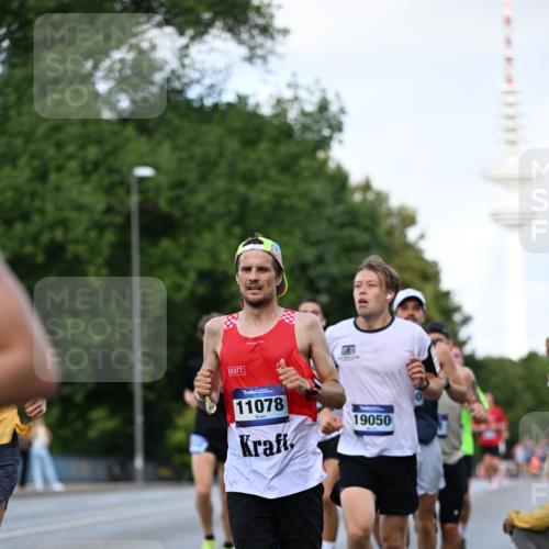 29.06.2025 - hella hamburg halbmarathon Dr. Thomas Lammeyer http://msf.ph/oto/8170233 29.06.2025 09:45:50 Kennedybrücke 5612, 7331, 7855, 9269, 10468, 11078, 11228 meine-sportfotos.de