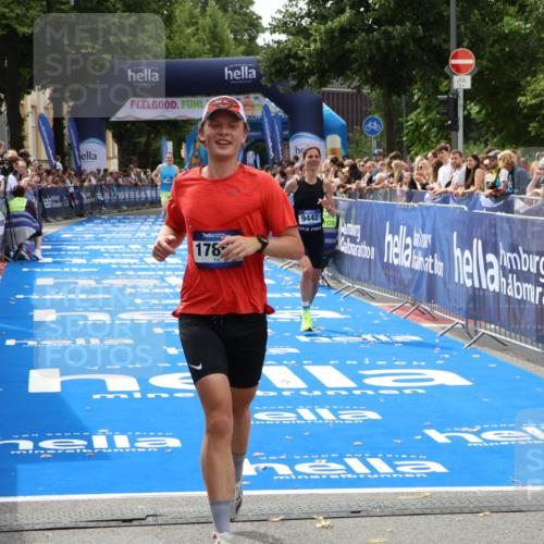 29.06.2025 - hella hamburg halbmarathon Zöllner http://msf.ph/oto/8170251 29.06.2025 10:21:39 Ziel 6559, 9442, 11965, 17856 meine-sportfotos.de