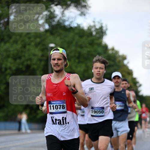 29.06.2025 - hella hamburg halbmarathon Dr. Thomas Lammeyer http://msf.ph/oto/8170260 29.06.2025 09:45:50 Kennedybrücke 5612, 7331, 7855, 9269, 10468, 11078, 11228 meine-sportfotos.de