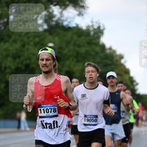29.06.2025 - hella hamburg halbmarathon Dr. Thomas Lammeyer http://msf.ph/oto/8170298 29.06.2025 09:45:50 Kennedybrücke 5612, 7331, 7855, 9269, 10468, 11078, 11228 meine-sportfotos.de