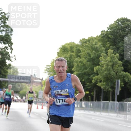 29.06.2025 - hella hamburg halbmarathon Jannik Wohlers http://msf.ph/oto/8170303 29.06.2025 09:41:35 Lombardsbrücke 1241, 2604, 2892, 4128, 6559, 7142, 7862, 10485, 11965, 13440, 13751, 14019, 14107, 14506, 16169, 17003, 17752, 18124, 18897 meine-sportfotos.de
