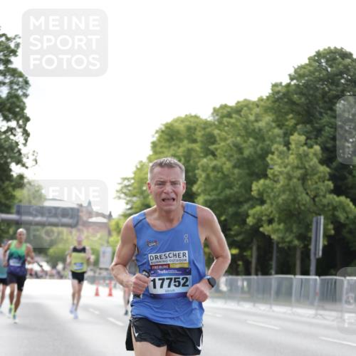 29.06.2025 - hella hamburg halbmarathon Jannik Wohlers http://msf.ph/oto/8170327 29.06.2025 09:41:35 Lombardsbrücke 1241, 2604, 2892, 4128, 6559, 7142, 7862, 10485, 11965, 13440, 13751, 14019, 14107, 14506, 16169, 17003, 17752, 18124, 18897 meine-sportfotos.de