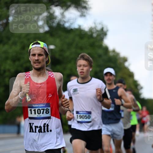 29.06.2025 - hella hamburg halbmarathon Dr. Thomas Lammeyer http://msf.ph/oto/8170337 29.06.2025 09:45:50 Kennedybrücke 5612, 7331, 7855, 9269, 10468, 11078, 11228 meine-sportfotos.de