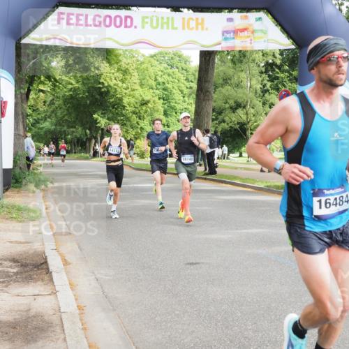 29.06.2025 - hella hamburg halbmarathon MichiJ http://msf.ph/oto/8170343 29.06.2025 10:15:00 Zwischen KM18-KM19 16484, 18695, 18740 meine-sportfotos.de