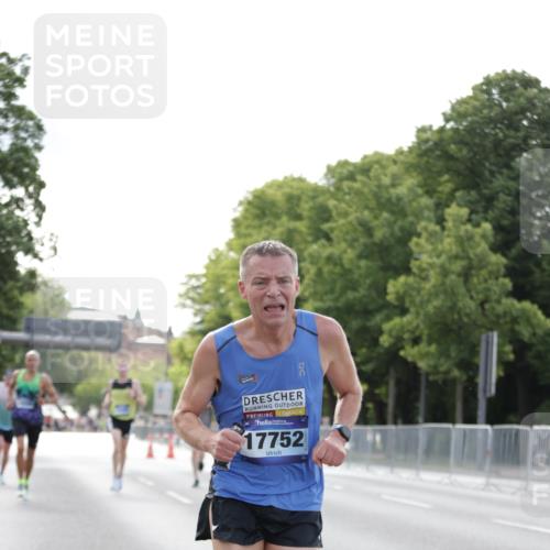 29.06.2025 - hella hamburg halbmarathon Jannik Wohlers http://msf.ph/oto/8170347 29.06.2025 09:41:35 Lombardsbrücke 1241, 2604, 2892, 4128, 6559, 7142, 7862, 10485, 11965, 13440, 13751, 14019, 14107, 14506, 16169, 17003, 17752, 18124, 18897 meine-sportfotos.de
