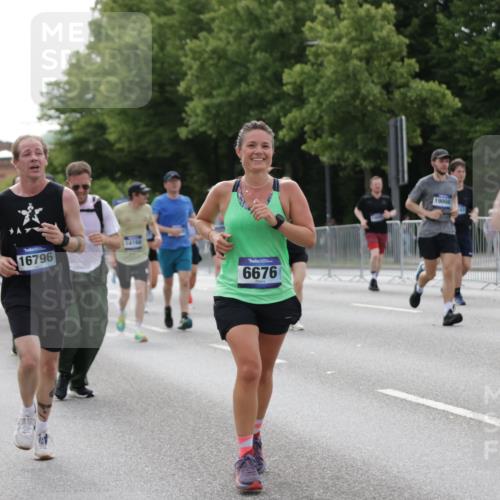 29.06.2025 - hella hamburg halbmarathon Jannik Wohlers http://msf.ph/oto/8170354 29.06.2025 10:21:31 Lombardsbrücke 1158, 1191, 1250, 1294, 1668, 1958, 1963, 2172, 2315, 2353, 2529, 2744, 3606, 3768, 3995, 4046, 4289, 5641, 6475, 6676, 6805, 6881, 7075, 7162, 7672, 8431, 8715, 8860, 8959, 9002, 9062, 9326, 9327, 9635, 9788, 9807, 10019, 10125, 10167, 10210, 10710, 10787, 11424, 11425, 12894, 13477, 13604, 14055, 14059, 14168, 14180, 15104, 15324, 15635, 16143, 16161, 16762, 16781, 16796, 17416, 17903, 17932, 17944, 18439, 19008, 19099 meine-sportfotos.de