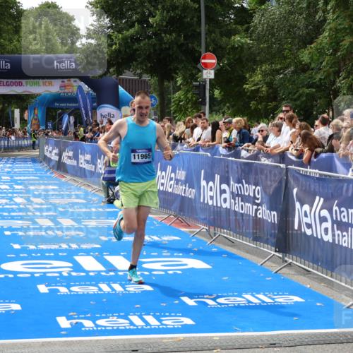 29.06.2025 - hella hamburg halbmarathon Zöllner http://msf.ph/oto/8170394 29.06.2025 10:21:45 Ziel 6559, 11965 meine-sportfotos.de