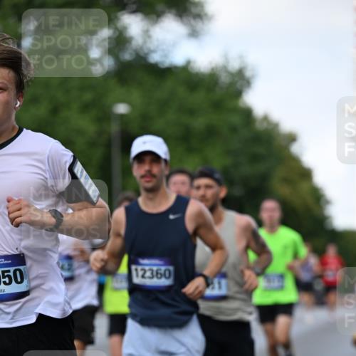 29.06.2025 - hella hamburg halbmarathon Dr. Thomas Lammeyer http://msf.ph/oto/8170455 29.06.2025 09:45:51 Kennedybrücke 5612, 7331, 7855, 9269, 10468, 11078, 11228 meine-sportfotos.de