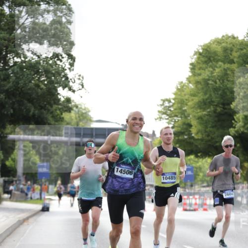 29.06.2025 - hella hamburg halbmarathon Jannik Wohlers http://msf.ph/oto/8170502 29.06.2025 09:41:37 Lombardsbrücke 1241, 2604, 2892, 6559, 7142, 7862, 10485, 11965, 13440, 13751, 14019, 14506, 16169, 17003, 17752, 18124, 18897 meine-sportfotos.de