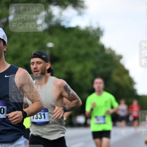 29.06.2025 - hella hamburg halbmarathon Dr. Thomas Lammeyer http://msf.ph/oto/8170513 29.06.2025 09:45:52 Kennedybrücke 5612, 7331, 7855, 9269, 10468, 11078, 11228 meine-sportfotos.de