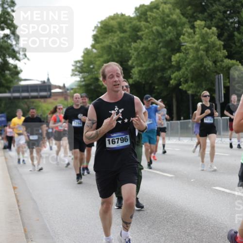 29.06.2025 - hella hamburg halbmarathon Jannik Wohlers http://msf.ph/oto/8170519 29.06.2025 10:21:32 Lombardsbrücke 1158, 1191, 1250, 1294, 1958, 1963, 2172, 2315, 2353, 2529, 2744, 3606, 3768, 3995, 4046, 4289, 5641, 6475, 6676, 6805, 6881, 7075, 7162, 7672, 8431, 8715, 8860, 8959, 9002, 9062, 9326, 9327, 9635, 9788, 9807, 10019, 10125, 10167, 10210, 10710, 10787, 11424, 11425, 12894, 13477, 13604, 14055, 14059, 14168, 14180, 15104, 15324, 15635, 16143, 16161, 16762, 16781, 16796, 17416, 17696, 17903, 17932, 17944, 18439, 19008, 19099 meine-sportfotos.de