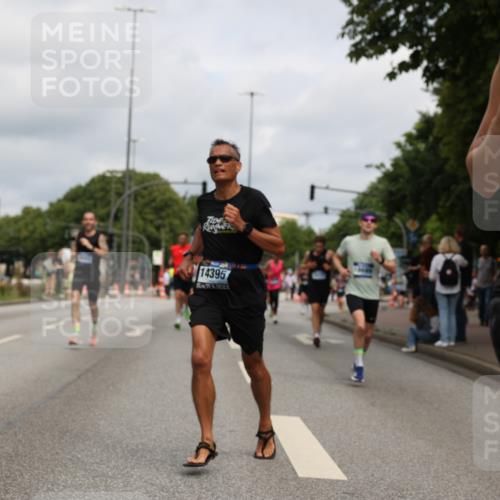 29.06.2025 - hella hamburg halbmarathon Yannick Fuchs http://msf.ph/oto/8170555 29.06.2025 10:24:27 20KM 2021, 2075, 2180, 3043, 6781, 7231, 7349, 8975, 9137, 10156, 10171, 10790, 12287, 12337, 13374, 13838, 14164, 14395, 15880, 16118, 16157, 18699, 18737, 18874, 19042, 19194, 19202, 19203, 19204 meine-sportfotos.de