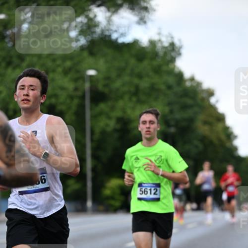 29.06.2025 - hella hamburg halbmarathon Dr. Thomas Lammeyer http://msf.ph/oto/8170557 29.06.2025 09:45:52 Kennedybrücke 5612, 7331, 7855, 9269, 10468, 11078, 11228 meine-sportfotos.de
