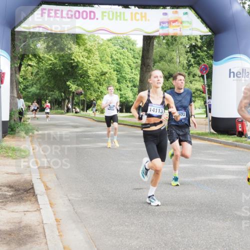 29.06.2025 - hella hamburg halbmarathon MichiJ http://msf.ph/oto/8170567 29.06.2025 10:15:01 Zwischen KM18-KM19 14113, 16484, 18695, 18740 meine-sportfotos.de