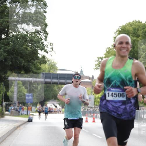 29.06.2025 - hella hamburg halbmarathon Jannik Wohlers http://msf.ph/oto/8170585 29.06.2025 09:41:38 Lombardsbrücke 1241, 2604, 2892, 6559, 7862, 10485, 11965, 13440, 13751, 14019, 14506, 16169, 17003, 17752, 18124, 18897 meine-sportfotos.de