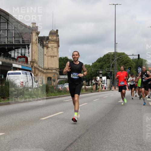 29.06.2025 - hella hamburg halbmarathon Yannick Fuchs http://msf.ph/oto/8170620 29.06.2025 10:24:29 20KM 2021, 2180, 3043, 6781, 7231, 7349, 9137, 9571, 10156, 10171, 10790, 12287, 12337, 13374, 13838, 14164, 14395, 15880, 16118, 16157, 16736, 18699, 18737, 18874, 19042, 19194, 19202, 19203, 19204 meine-sportfotos.de