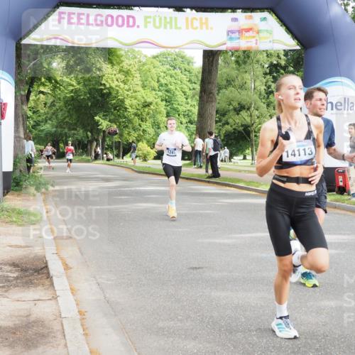 29.06.2025 - hella hamburg halbmarathon MichiJ http://msf.ph/oto/8170631 29.06.2025 10:15:02 Zwischen KM18-KM19 13872, 14113, 16484, 18695, 18740 meine-sportfotos.de