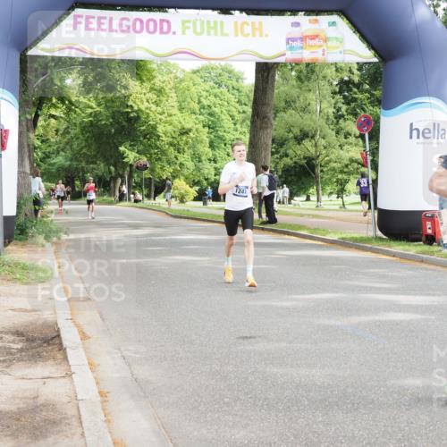 29.06.2025 - hella hamburg halbmarathon MichiJ http://msf.ph/oto/8170684 29.06.2025 10:15:02 Zwischen KM18-KM19 13872, 14113, 16484, 18695, 18740 meine-sportfotos.de