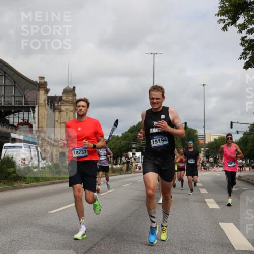 29.06.2025 - hella hamburg halbmarathon Yannick Fuchs http://msf.ph/oto/8170736 29.06.2025 10:24:32 20KM 2021, 2180, 3043, 6781, 7231, 7349, 9137, 9571, 10156, 10171, 10790, 12234, 12287, 12337, 13374, 13838, 14164, 14395, 15880, 16118, 16157, 16736, 17197, 18699, 18737, 18874, 19042, 19194, 19202, 19203, 19204 meine-sportfotos.de