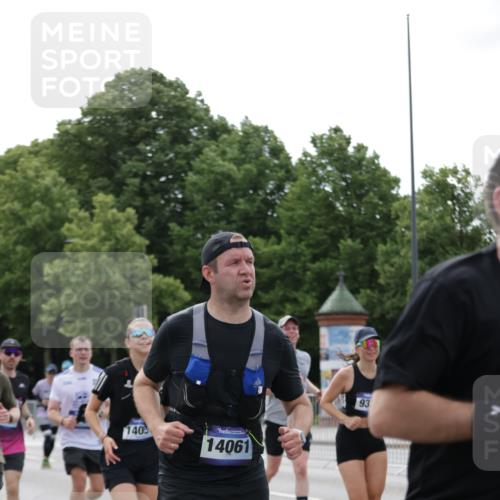 29.06.2025 - hella hamburg halbmarathon Jannik Wohlers http://msf.ph/oto/8170743 29.06.2025 10:21:37 Lombardsbrücke 1003, 1158, 1191, 1250, 1294, 1958, 1963, 2009, 2063, 2315, 2353, 2514, 2744, 3050, 3172, 3458, 3606, 3768, 3995, 4046, 4366, 5641, 6676, 6881, 7075, 7162, 8431, 8860, 8954, 8959, 9002, 9062, 9326, 9327, 9635, 9788, 9807, 10088, 10125, 10167, 10210, 10710, 10787, 11424, 11425, 12894, 13477, 14053, 14055, 14059, 14168, 14180, 15104, 15324, 15635, 15660, 16143, 16154, 16161, 16762, 16781, 16796, 16920, 17416, 17696, 17944, 18172, 18661, 19008, 19099 meine-sportfotos.de