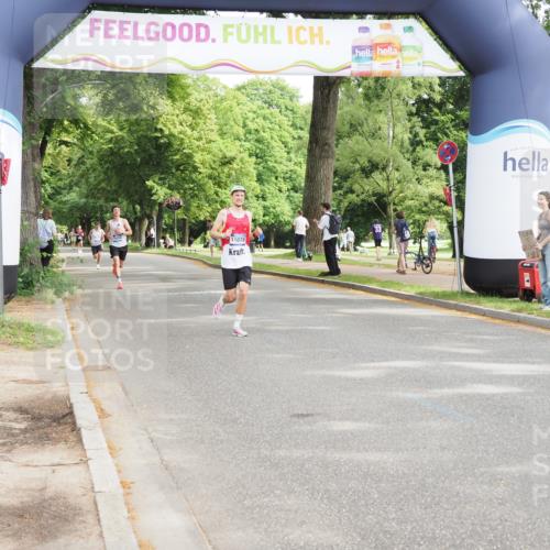 29.06.2025 - hella hamburg halbmarathon MichiJ http://msf.ph/oto/8170801 29.06.2025 10:15:09 Zwischen KM18-KM19 1241, 13872, 14113 meine-sportfotos.de