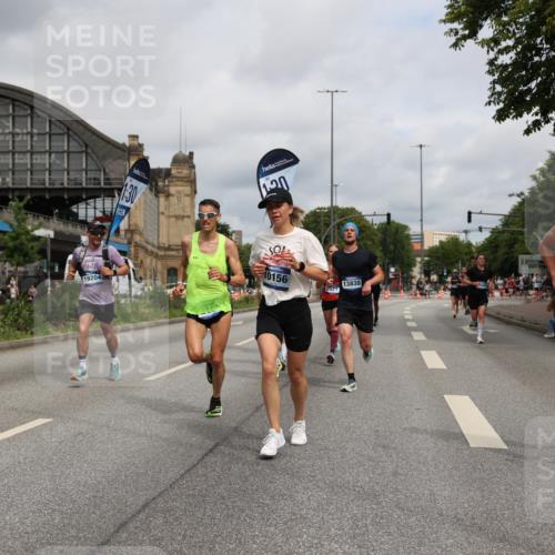 29.06.2025 - hella hamburg halbmarathon Yannick Fuchs http://msf.ph/oto/8170813 29.06.2025 10:24:34 20KM 2021, 2180, 3043, 6781, 7231, 7349, 9137, 9571, 10156, 10171, 10790, 12234, 12287, 12337, 13374, 13838, 14164, 14395, 15880, 16118, 16736, 16818, 17197, 18699, 18737, 18874, 19042, 19194, 19202, 19203, 19204 meine-sportfotos.de
