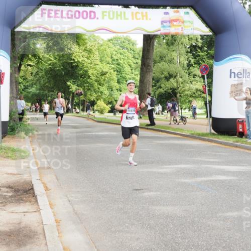 29.06.2025 - hella hamburg halbmarathon MichiJ http://msf.ph/oto/8170968 29.06.2025 10:15:09 Zwischen KM18-KM19 1241, 13872, 14113 meine-sportfotos.de