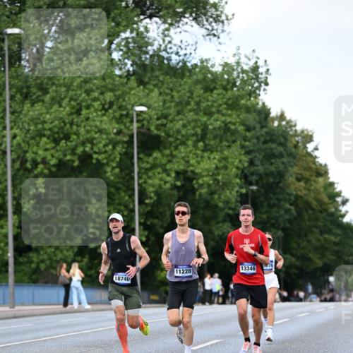 29.06.2025 - hella hamburg halbmarathon Dr. Thomas Lammeyer http://msf.ph/oto/8171010 29.06.2025 09:45:57 Kennedybrücke 4338, 5612, 7331, 7855, 9097, 9269, 9385, 10468, 11078, 11228 meine-sportfotos.de