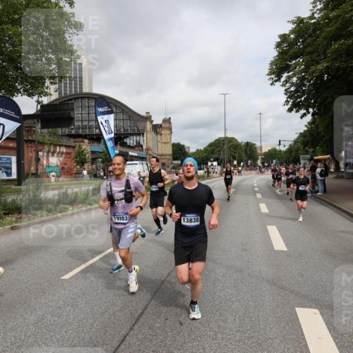 29.06.2025 - hella hamburg halbmarathon Yannick Fuchs http://msf.ph/oto/8171042 29.06.2025 10:24:35 20KM 1758, 2021, 2180, 3043, 6781, 7231, 7349, 9137, 9571, 10156, 10171, 10790, 12234, 12337, 13374, 13838, 14164, 14395, 15672, 15880, 16118, 16736, 16818, 17197, 18699, 18737, 19042, 19194, 19202, 19203, 19204 meine-sportfotos.de