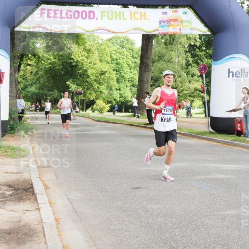 29.06.2025 - hella hamburg halbmarathon MichiJ http://msf.ph/oto/8171054 29.06.2025 10:15:10 Zwischen KM18-KM19 1241, 11078, 13872 meine-sportfotos.de