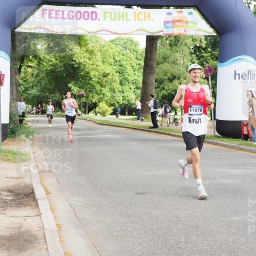 29.06.2025 - hella hamburg halbmarathon MichiJ http://msf.ph/oto/8171099 29.06.2025 10:15:10 Zwischen KM18-KM19 1241, 11078, 13872 meine-sportfotos.de