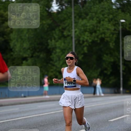 29.06.2025 - hella hamburg halbmarathon Dr. Thomas Lammeyer http://msf.ph/oto/8171164 29.06.2025 09:46:01 Kennedybrücke 4338, 5612, 7331, 7855, 9097, 9269, 9385, 11078, 11228 meine-sportfotos.de