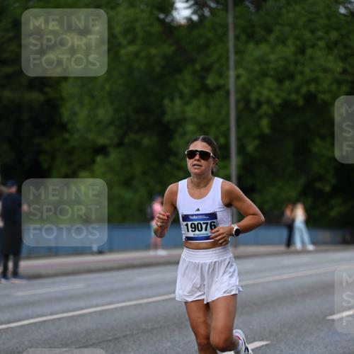 29.06.2025 - hella hamburg halbmarathon Dr. Thomas Lammeyer http://msf.ph/oto/8171169 29.06.2025 09:46:01 Kennedybrücke 4338, 5612, 7331, 7855, 9097, 9269, 9385, 11078, 11228 meine-sportfotos.de