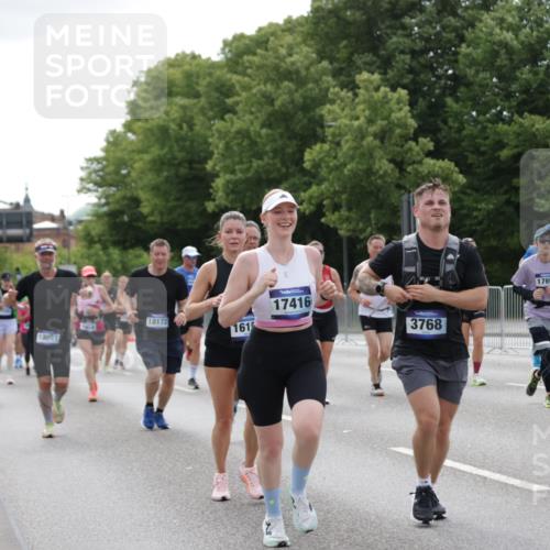 29.06.2025 - hella hamburg halbmarathon Jannik Wohlers http://msf.ph/oto/8171297 29.06.2025 10:21:41 Lombardsbrücke 1003, 1294, 1419, 1963, 2009, 2063, 2514, 2744, 3050, 3172, 3458, 3606, 3768, 3995, 4046, 4366, 5641, 6676, 6881, 6977, 7162, 8431, 8860, 8884, 8954, 9002, 9062, 9327, 9788, 9807, 10088, 10125, 10167, 10210, 10710, 11440, 12894, 13255, 13477, 14053, 14055, 14059, 14168, 14180, 15129, 15324, 15635, 15660, 16143, 16154, 16161, 16796, 16920, 17416, 17556, 17696, 17944, 18172, 18661, 19008, 19099, 19154 meine-sportfotos.de