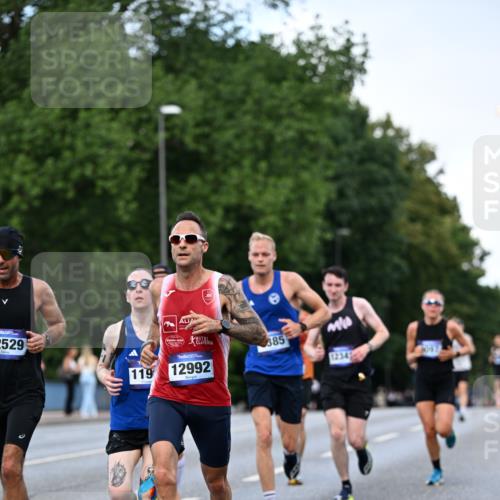 29.06.2025 - hella hamburg halbmarathon Dr. Thomas Lammeyer http://msf.ph/oto/8171382 29.06.2025 09:46:12 Kennedybrücke 1271, 4338, 9097, 9385, 9565, 9767, 10867 meine-sportfotos.de